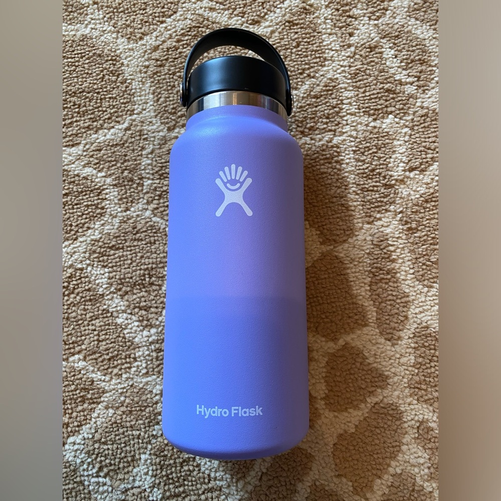 HydroFlask 32oz lupine